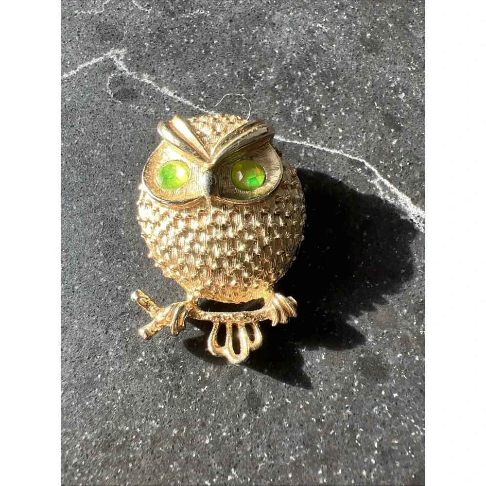VTG 70s Owl Pin Brooch SARAH COVENTRY Gold‎ Neon Green Rhinestones Bird Signed